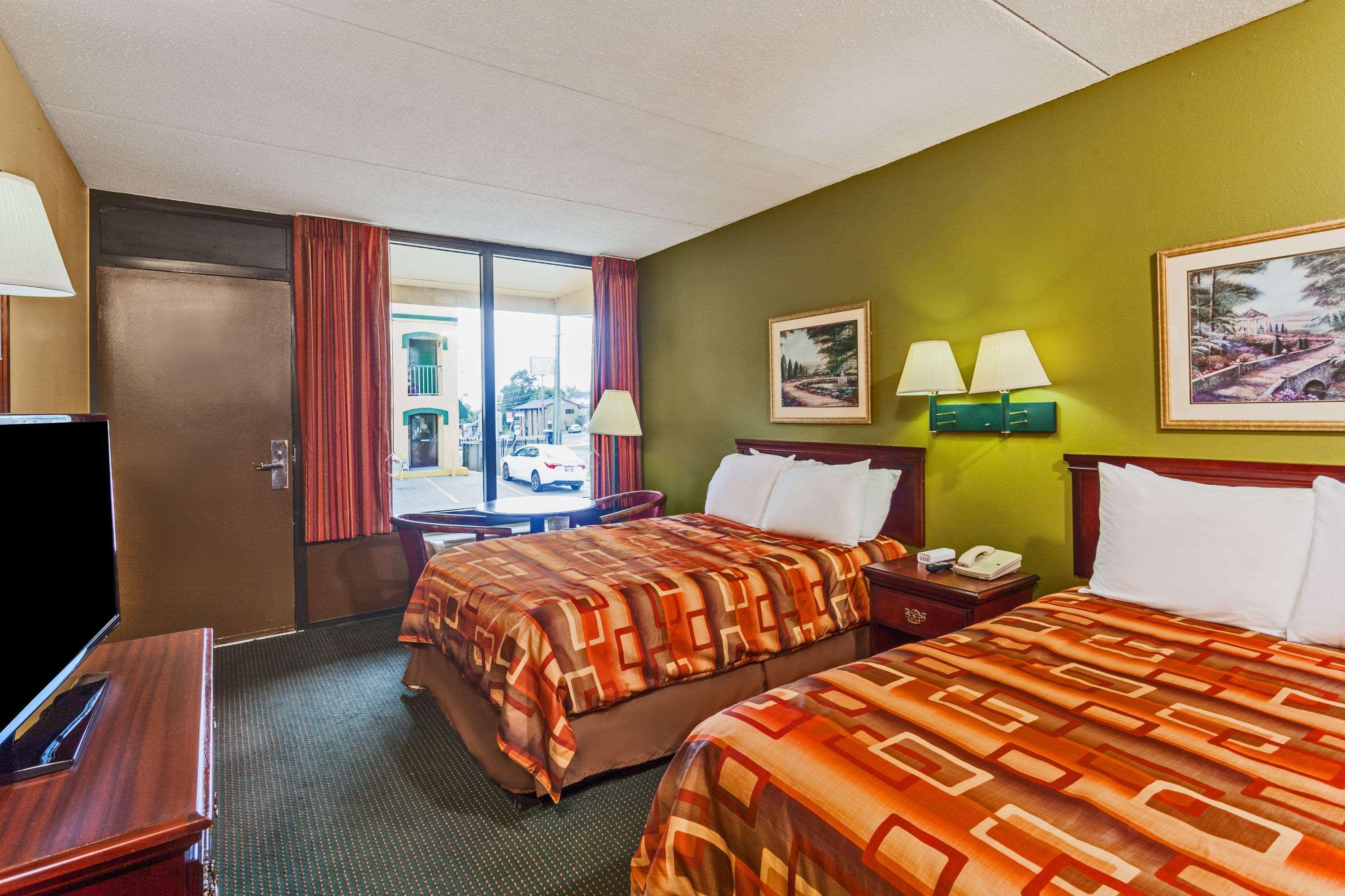Days Inn By Wyndham Nashville Saint Thomas West Hospital Εξωτερικό φωτογραφία