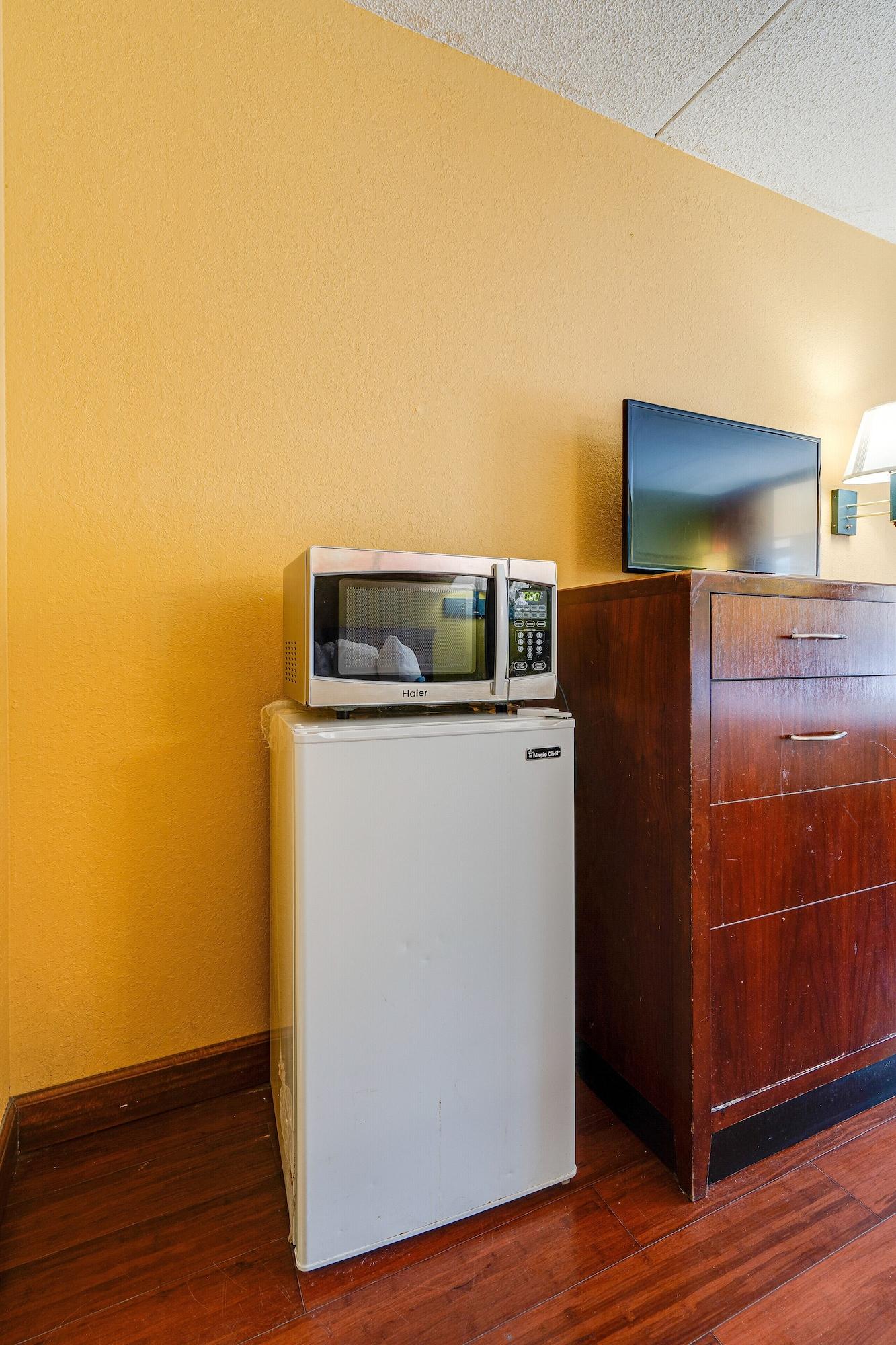 Days Inn By Wyndham Nashville Saint Thomas West Hospital Εξωτερικό φωτογραφία