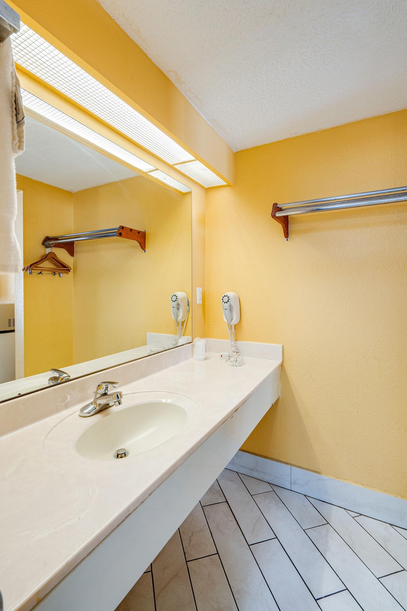 Days Inn By Wyndham Nashville Saint Thomas West Hospital Εξωτερικό φωτογραφία