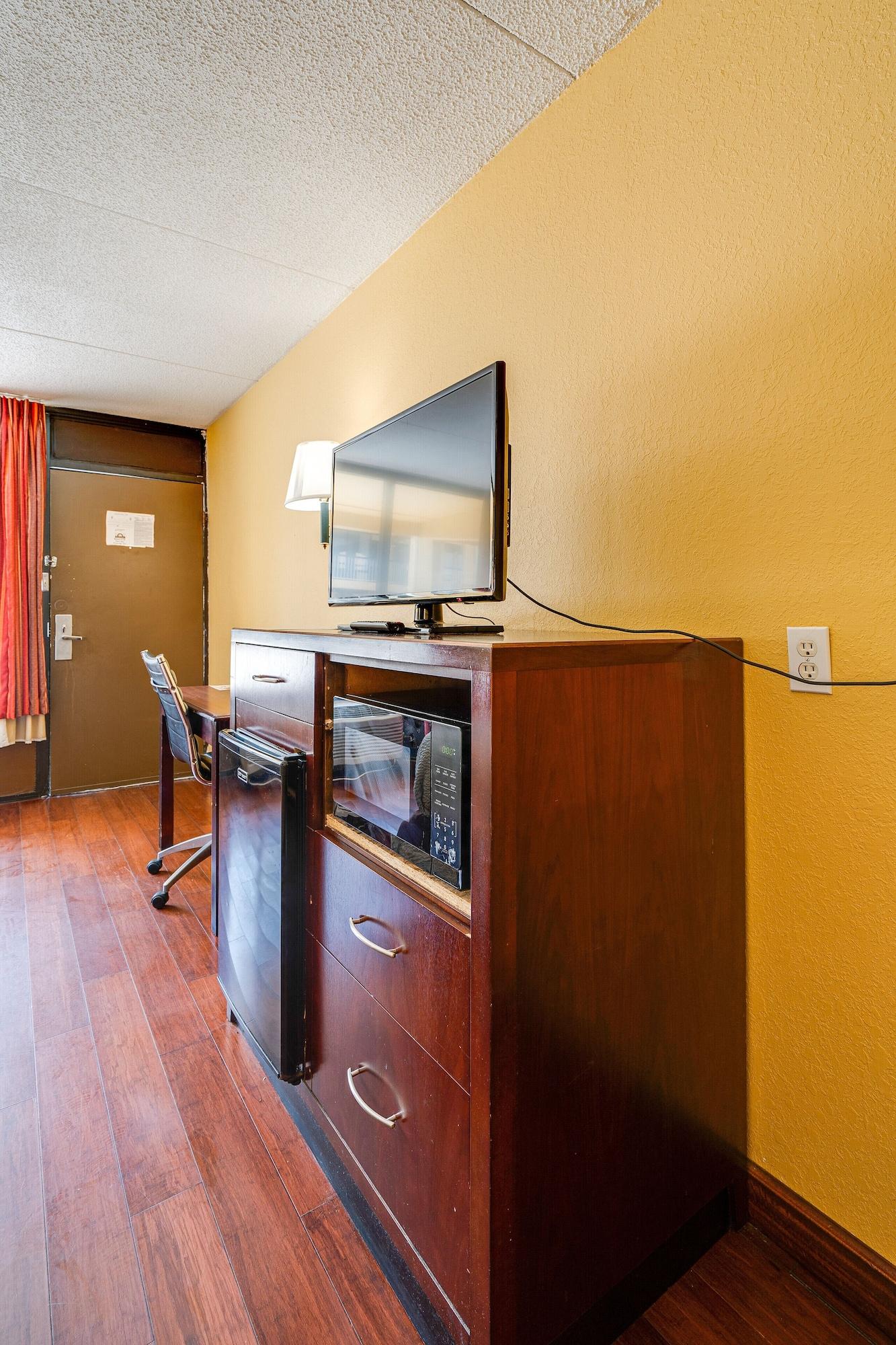 Days Inn By Wyndham Nashville Saint Thomas West Hospital Εξωτερικό φωτογραφία