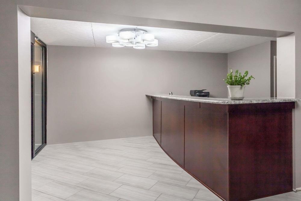 Days Inn By Wyndham Nashville Saint Thomas West Hospital Εξωτερικό φωτογραφία