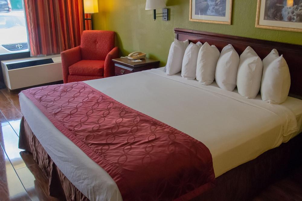 Days Inn By Wyndham Nashville Saint Thomas West Hospital Εξωτερικό φωτογραφία