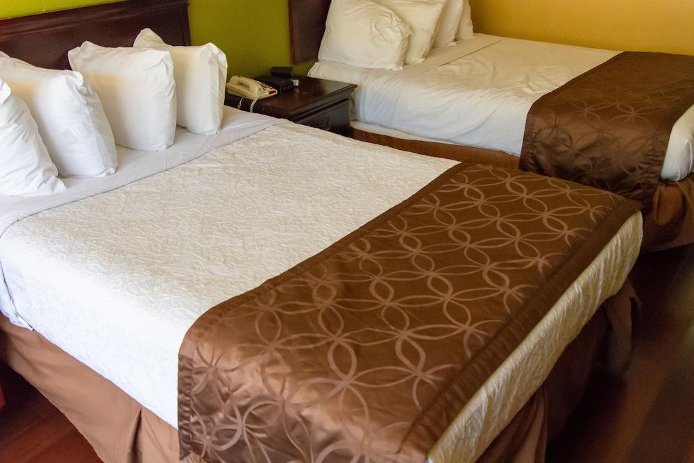Days Inn By Wyndham Nashville Saint Thomas West Hospital Εξωτερικό φωτογραφία