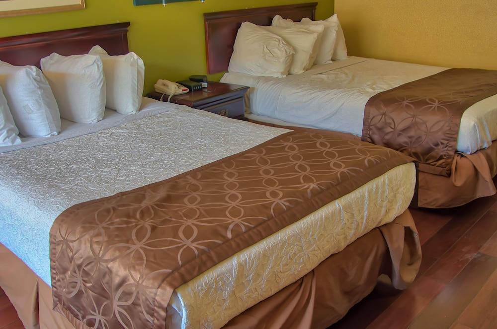 Days Inn By Wyndham Nashville Saint Thomas West Hospital Εξωτερικό φωτογραφία