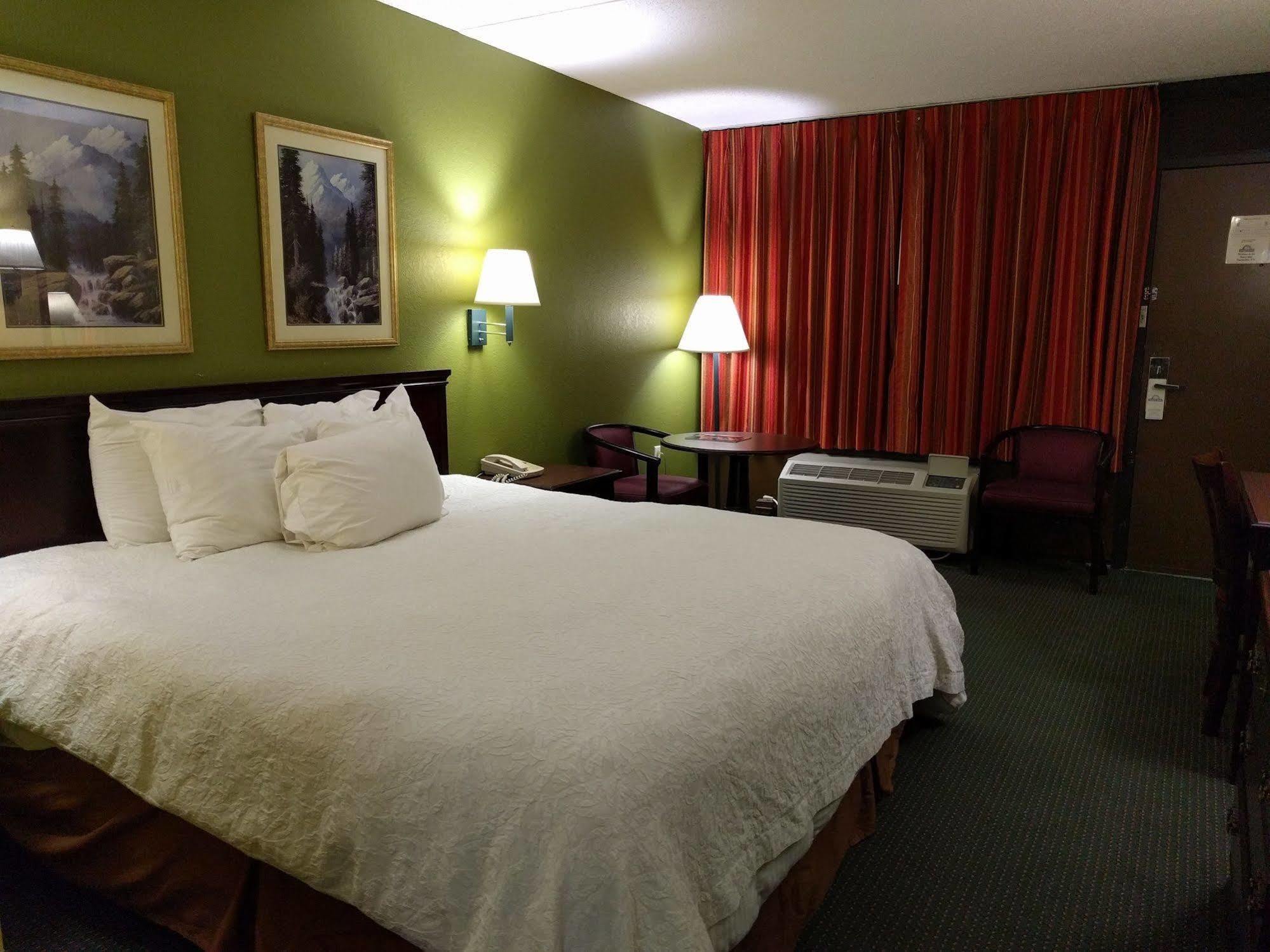 Days Inn By Wyndham Nashville Saint Thomas West Hospital Εξωτερικό φωτογραφία